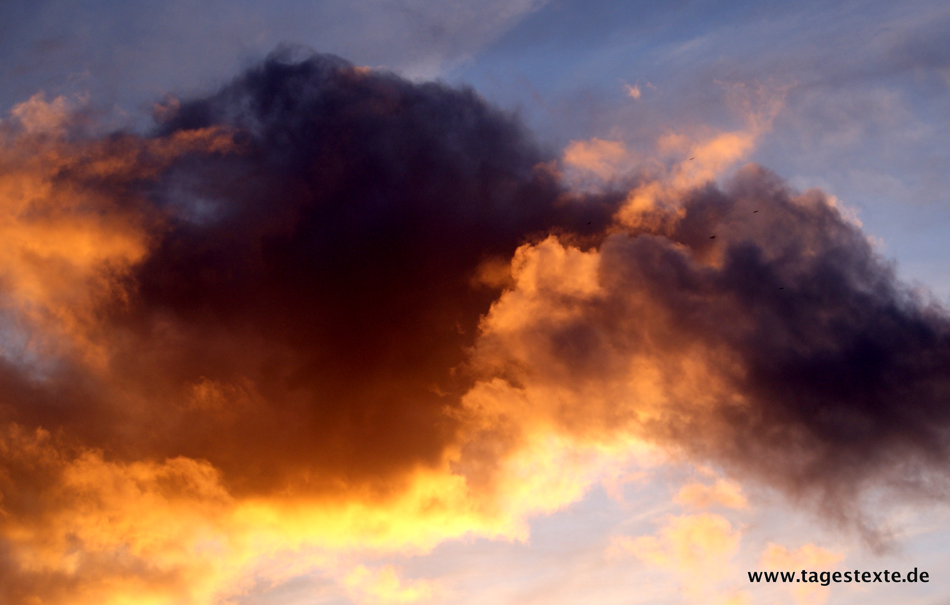 Foto: Wolken am Abendhimmel