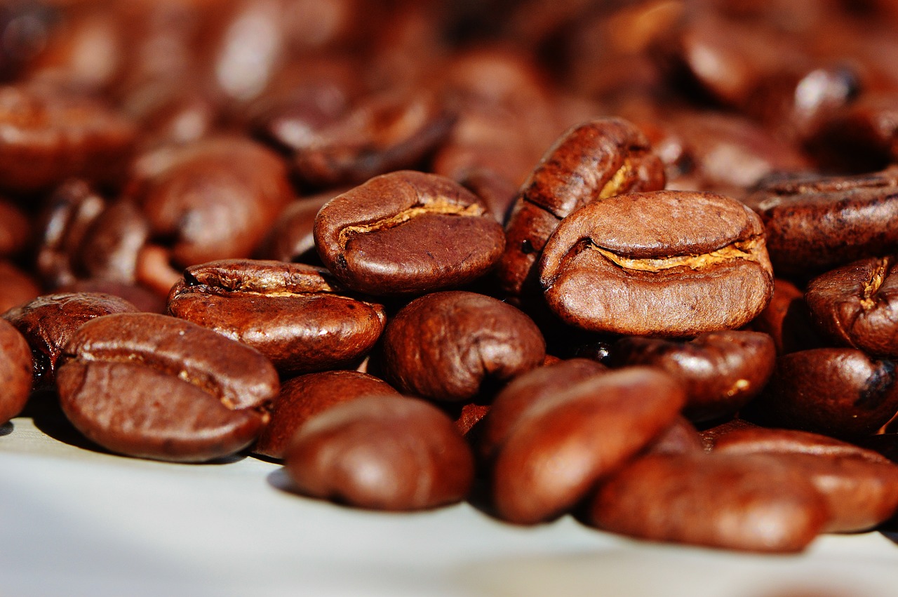 Koffein und Ibuprofen: Wirken Schmerzmittel mit Kaffee besser?